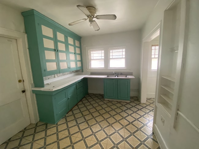 Building Photo - 3839 Hazelhurst Ave