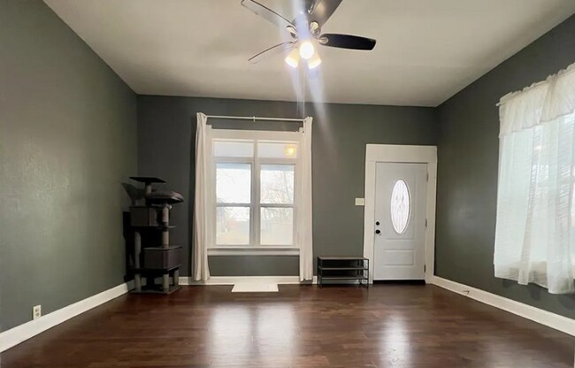 Sala de estar - 523 Tracy Ave