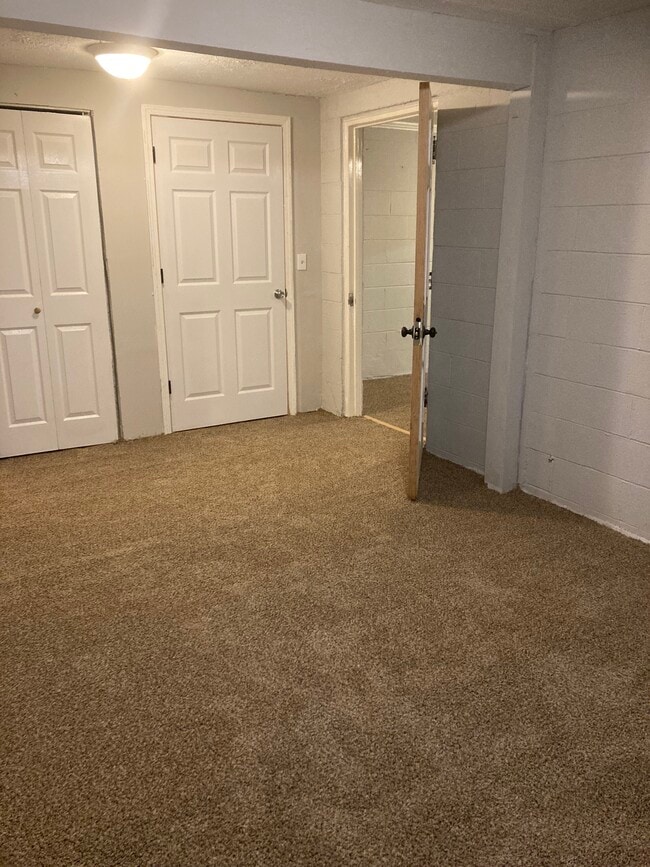 Building Photo - 220 Apartments