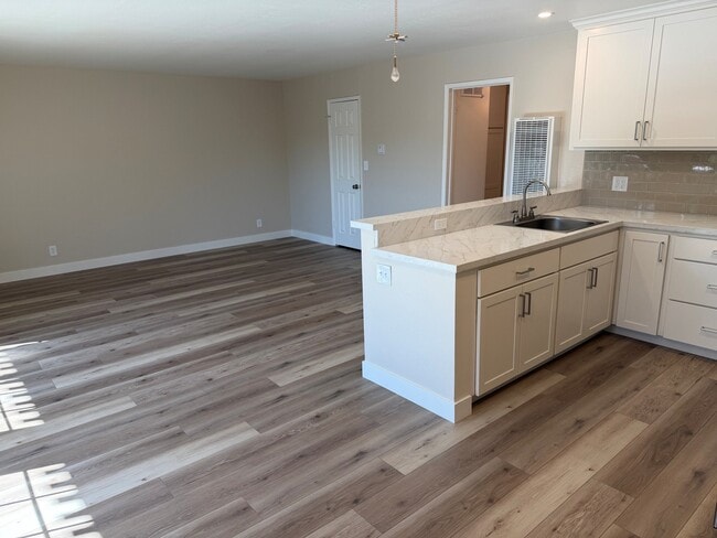 Photo - 2066 Fruitdale Ave (San Jose, CA) Apartment
