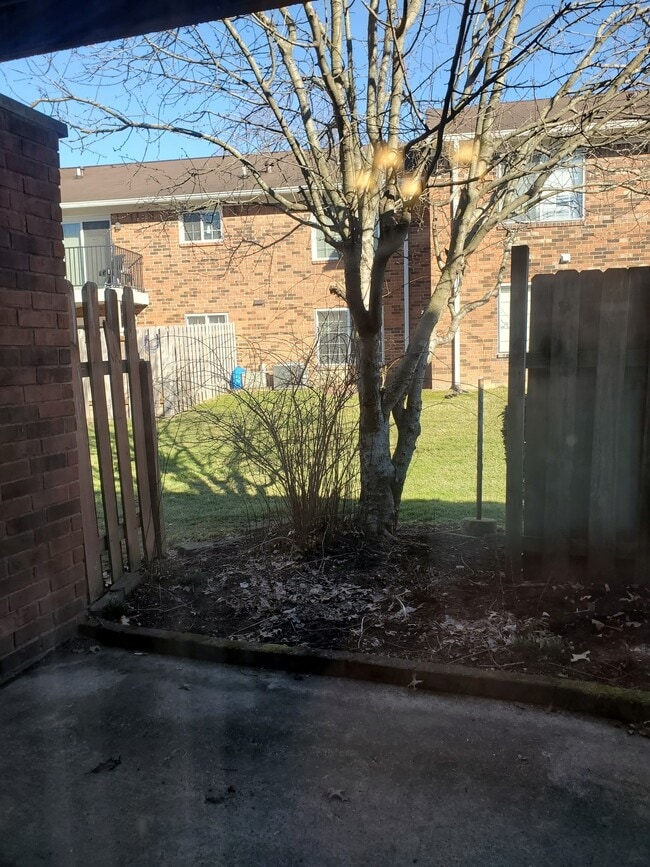 6449 Park Central Dr W, Indianapolis, IN 46260 Condo for Rent in