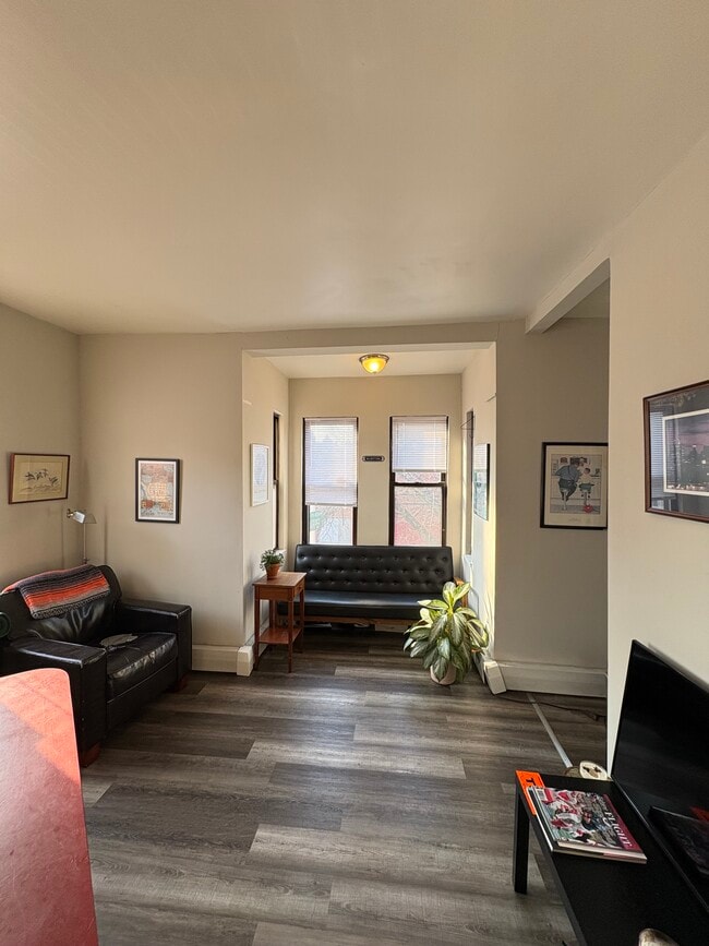 Foto del edificio - 2749 Harper St