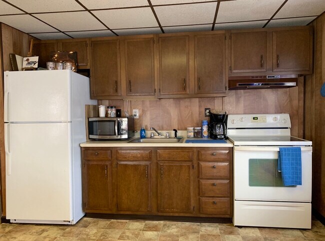 Kitchen - 105 S 10th St