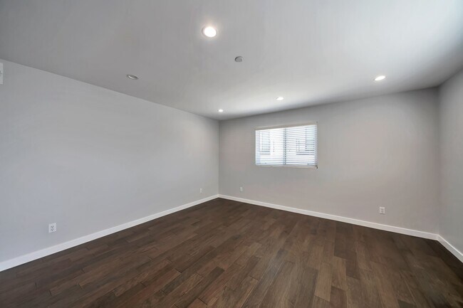 Building Photo - 4239 Halldale Ave
