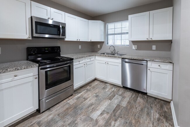 Foto del edificio - 3435 Balboa Cir