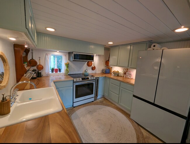 Foto del edificio - 403 E 53rd St