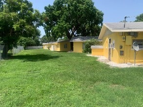 Building Photo - 2005-2011 Bayshore Rd