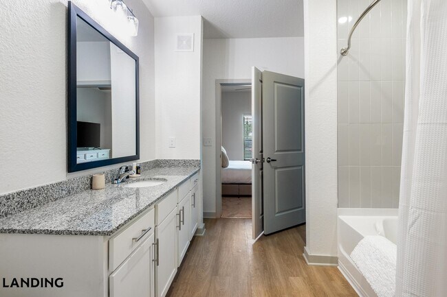 Foto del edificio - 12020 Brush Hl Rd