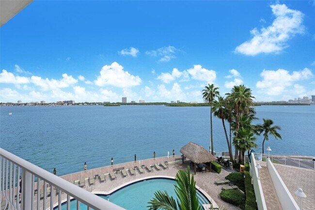 Foto del edificio - 10350 W Bay Harbor Dr