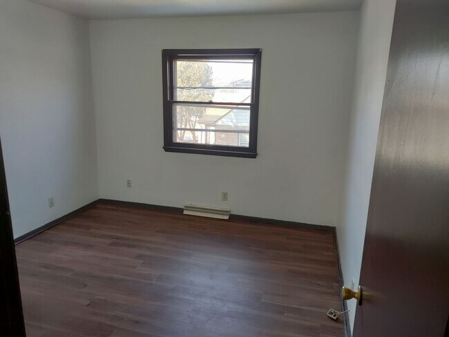 Foto del edificio - 5834-5836 N 69th St. (Duplex)