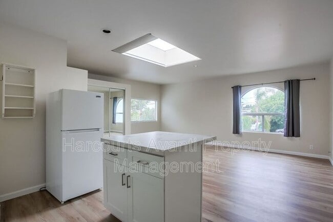 Building Photo - 249 E Glaucus St