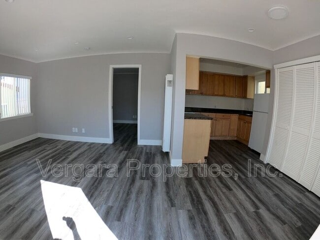 Building Photo - 137 29th St