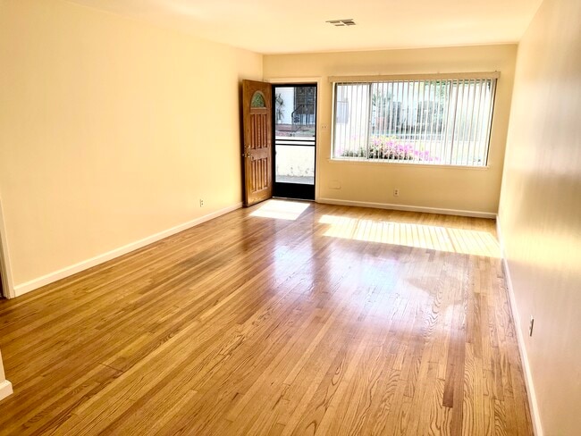 Building Photo - 1820 Sherer Ln