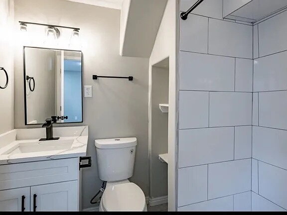 Foto del edificio - Cozy 5 Bed, 3 Bath Home Pet Friendly & Spacious