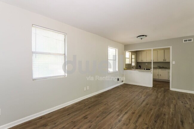 Foto del edificio - 778 Vincent Ave NE