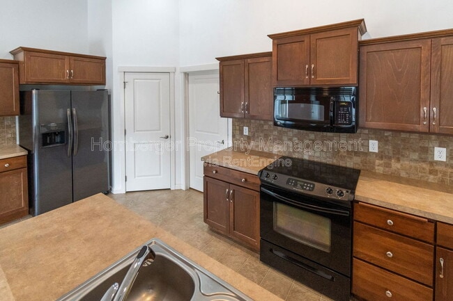 Foto del edificio - 1807 E Vanetta Ave