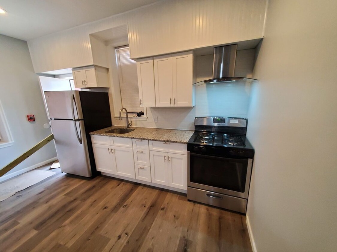 Primary Photo - 1 Bedroom Apartment