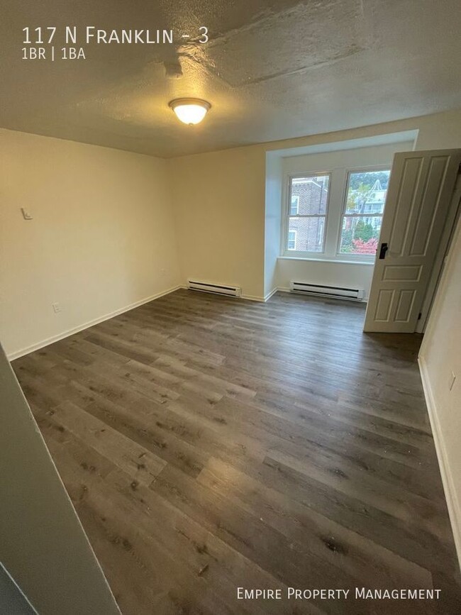 Building Photo - 3rd floor: 1 Bedroom / 1 Bathroom in Allen...