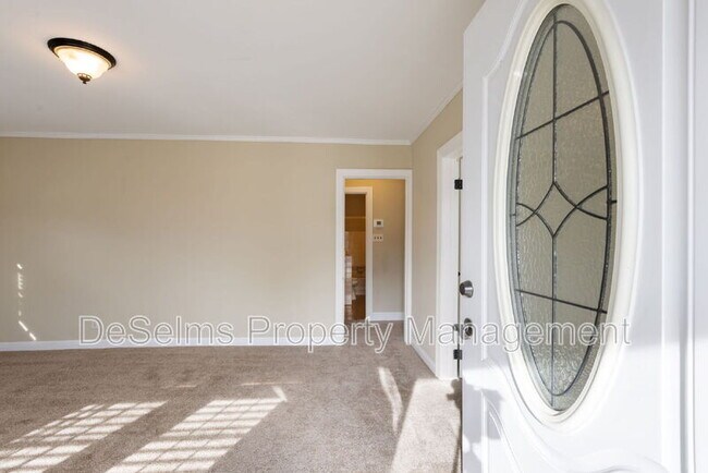 Foto del edificio - 922 Wedgewood Ave