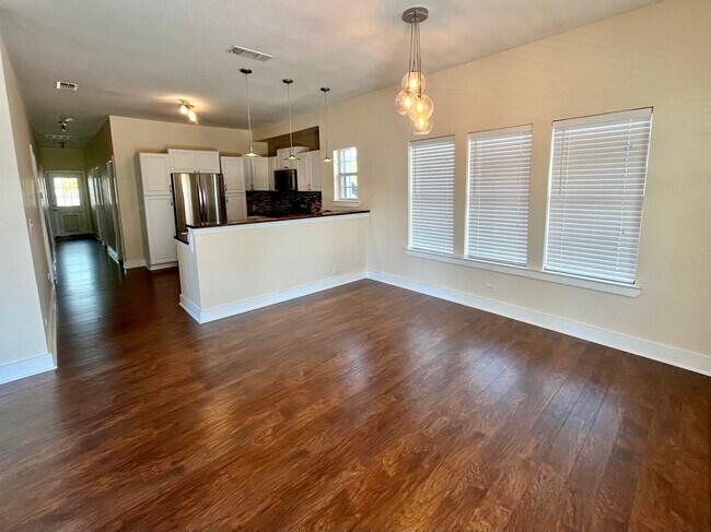 Building Photo - 711 N Palmetto