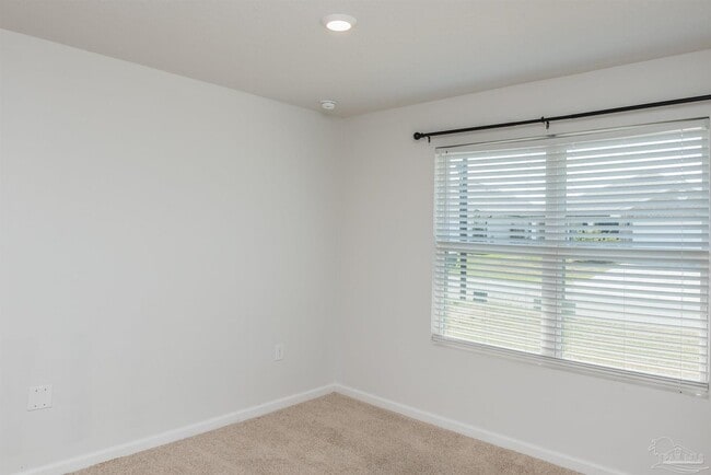 Building Photo - 7486 Oak Lake Blvd