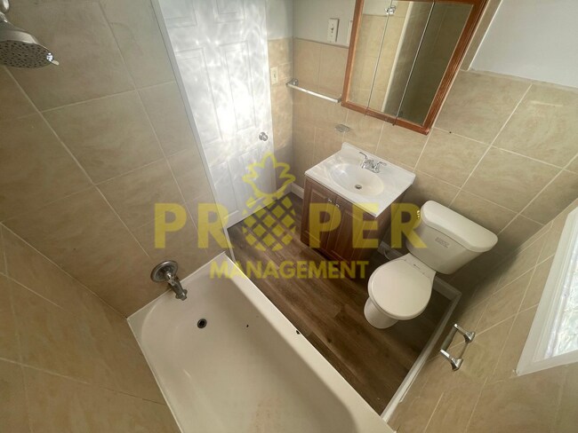 Building Photo - Cozy 3-Bedroom, 1-Bath Home with Off-Stree...