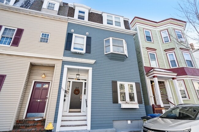 Foto del edificio - 673 E 8th St