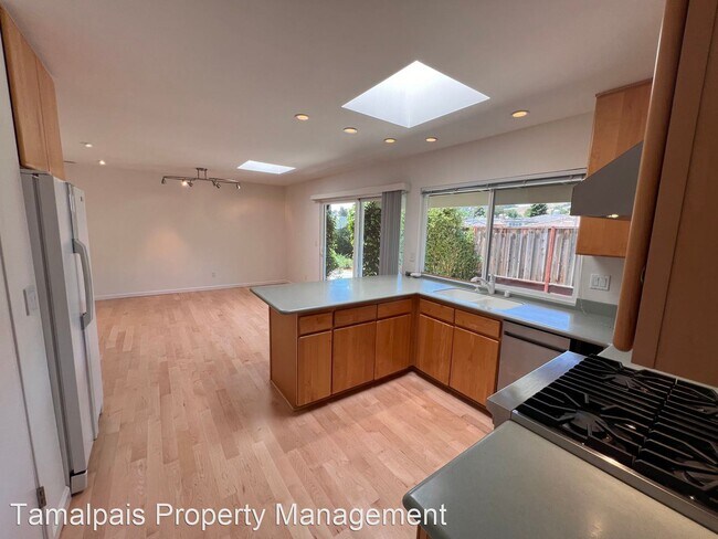 Building Photo - 4 br, 2 bath House - 15 Isbella Court