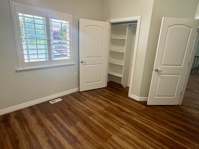 Building Photo - 588 S 350 E