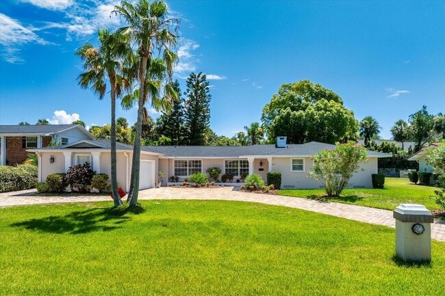Photo - 105 John Anderson Dr House