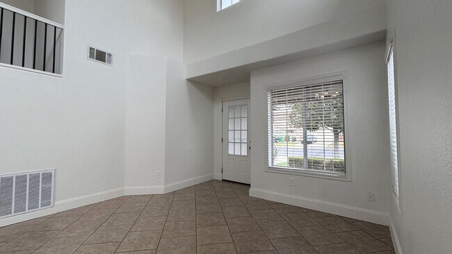 Building Photo - 13657 Basswood Dr