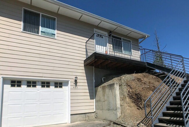 Building Photo - 495 Maylea Pl