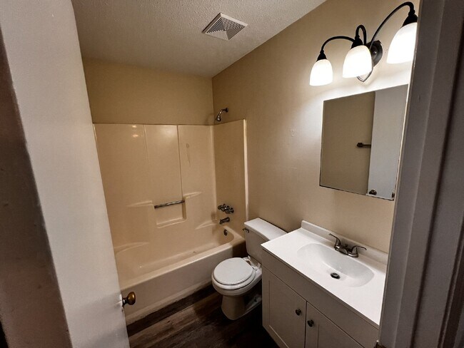 Foto del edificio - Apartment for Rent