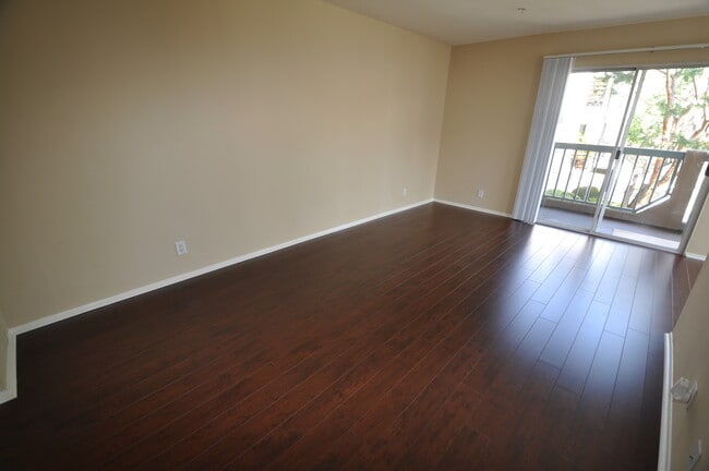 Building Photo - 5002 Tujunga Ave