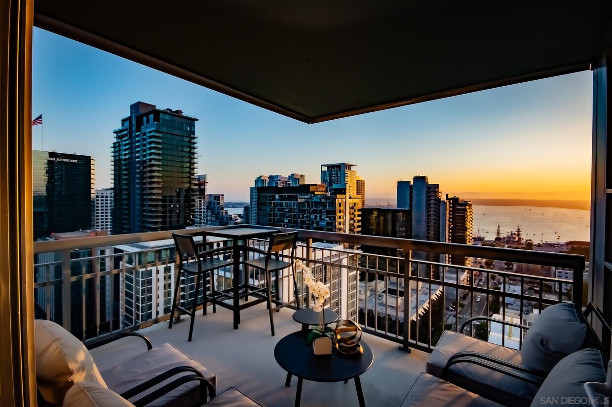 Foto principal - 300 W Beech St