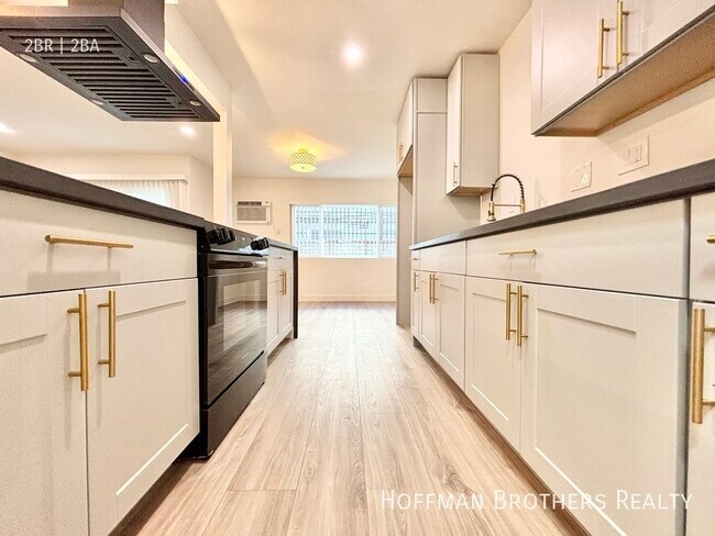 Foto del edificio - 15534 Chase St