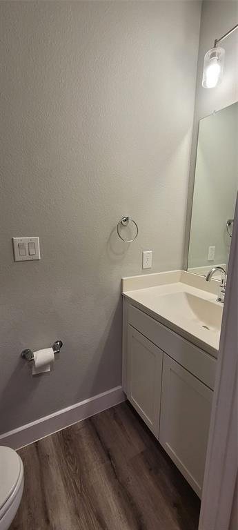 Building Photo - 13099 Clear View Dr