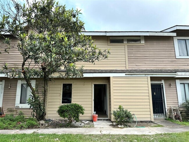 Foto del edificio - 8405 Wilcrest Dr