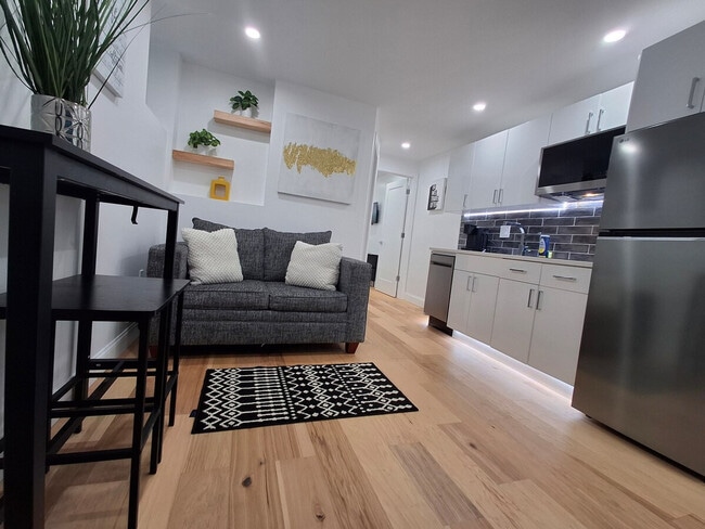 Building Photo - 17 Mt Pleasant Ave