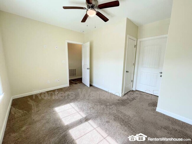 Building Photo - 413 22nd St