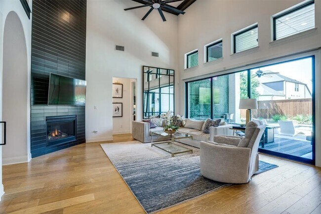 Building Photo - 7450 Zachery Dr