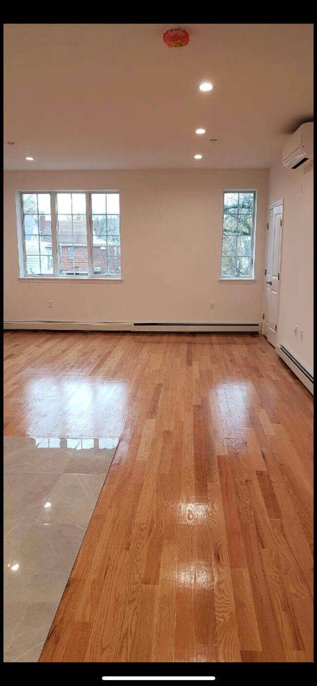 Foto del edificio - 8654 Bay 16th St