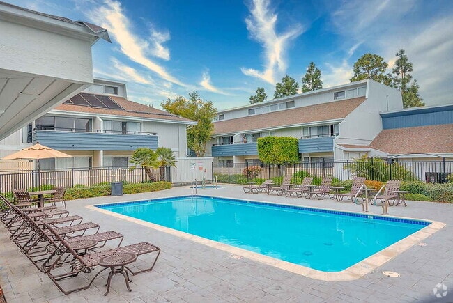 Building Photo - The Lofts at Pinehurst