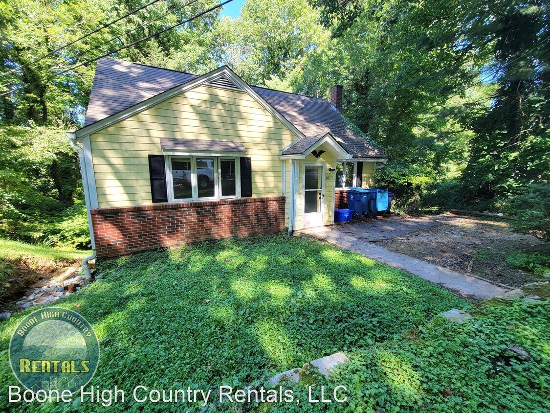 Primary Photo - 3 br, 2 bath House - 301 Highland Ave