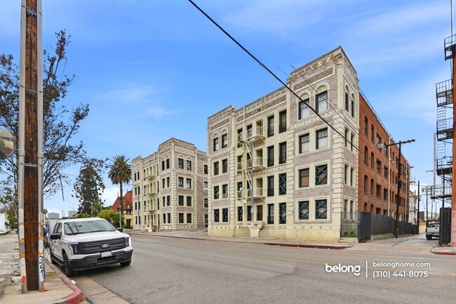 Building Photo - 2121 James M Wood Blvd