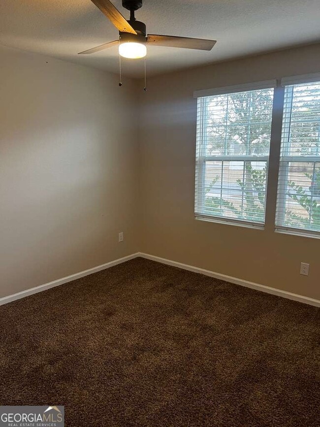 Building Photo - 306 Cedar Breeze Dr