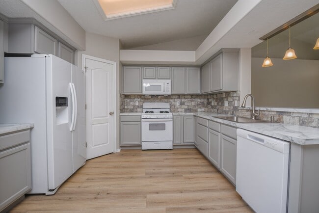 Building Photo - 7622 W Bright Star St