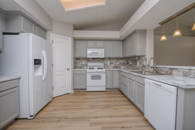 Foto del edificio - 7622 W Bright Star St