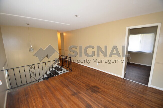Building Photo - 1632 Barrington Ln NE