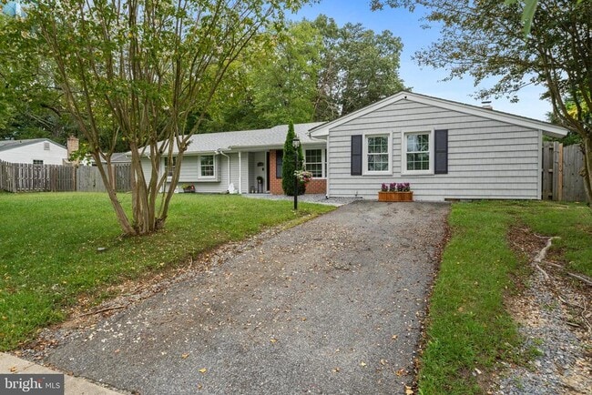 Building Photo - 2106 Dennis Rd